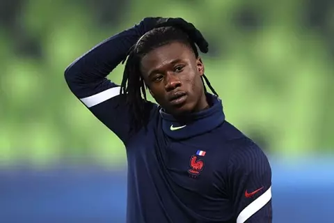 ليكيب: استدعاء تورام واستبعاد كامافينجا من منتخب فرنسا